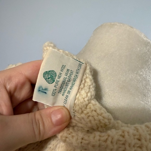 Vintage Cream Cable Knit Sweater - Picture 5 of 8